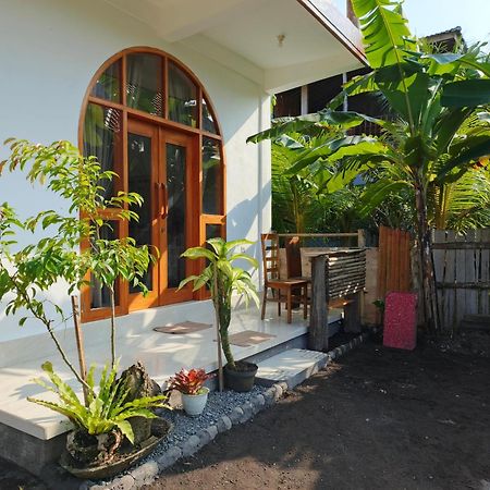 Friend House Stay & Surf Airsatang Екстериор снимка