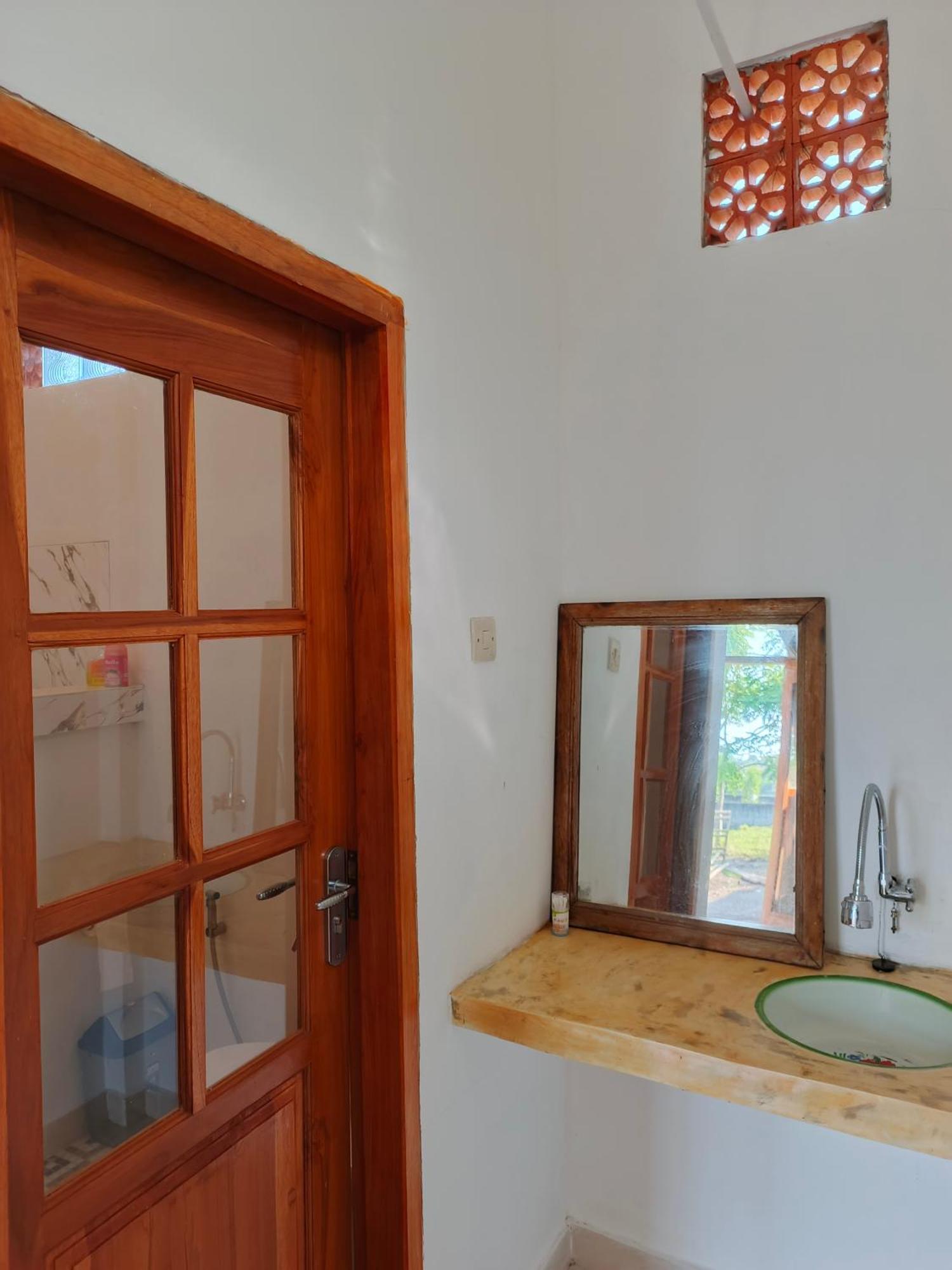 Friend House Stay & Surf Airsatang Екстериор снимка
