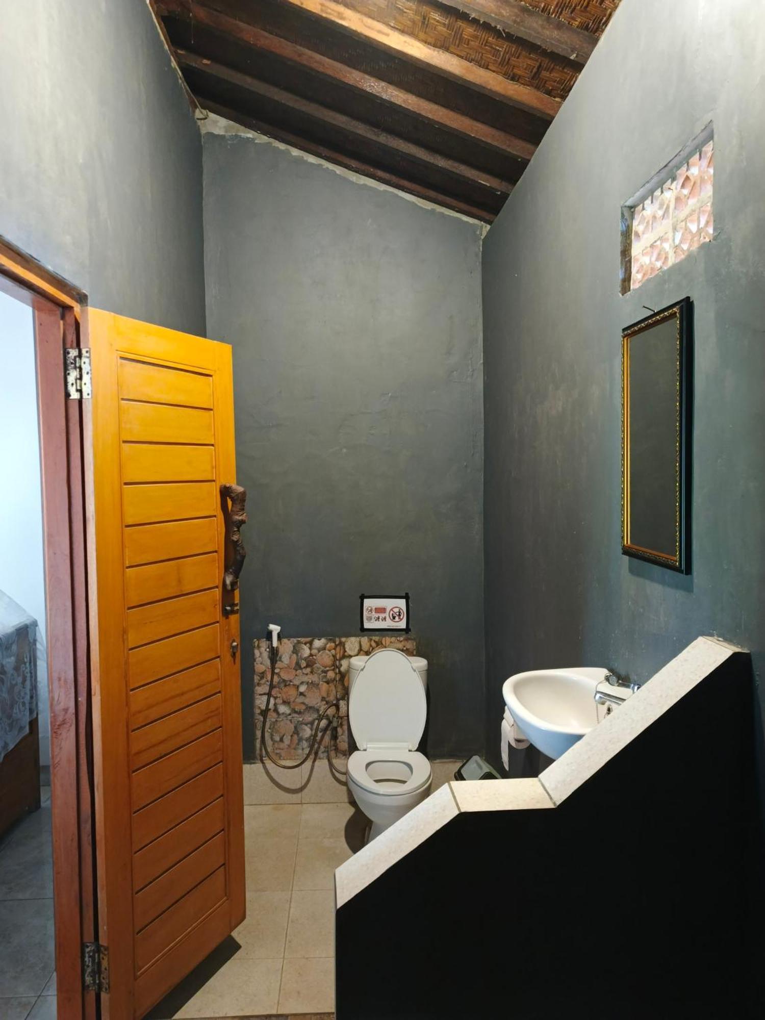 Friend House Stay & Surf Airsatang Екстериор снимка