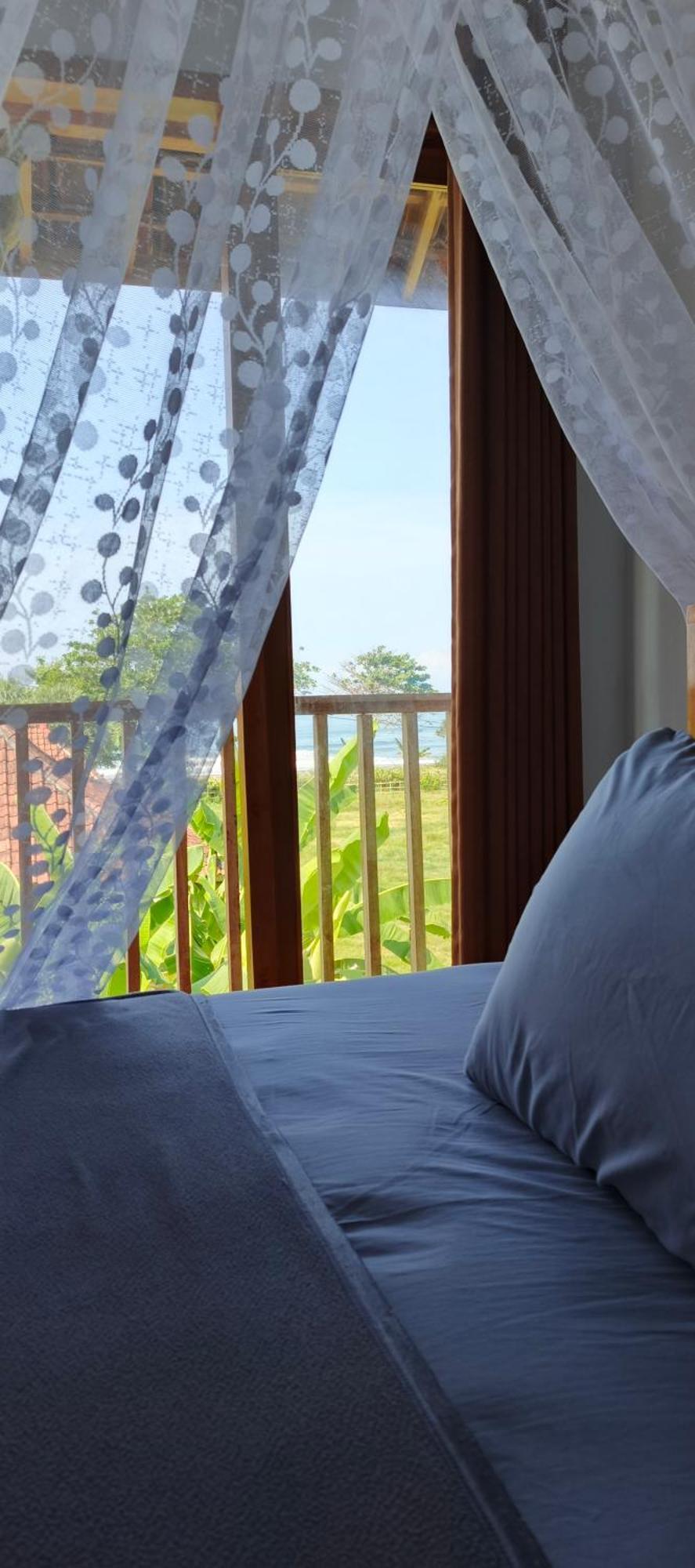 Friend House Stay & Surf Airsatang Екстериор снимка