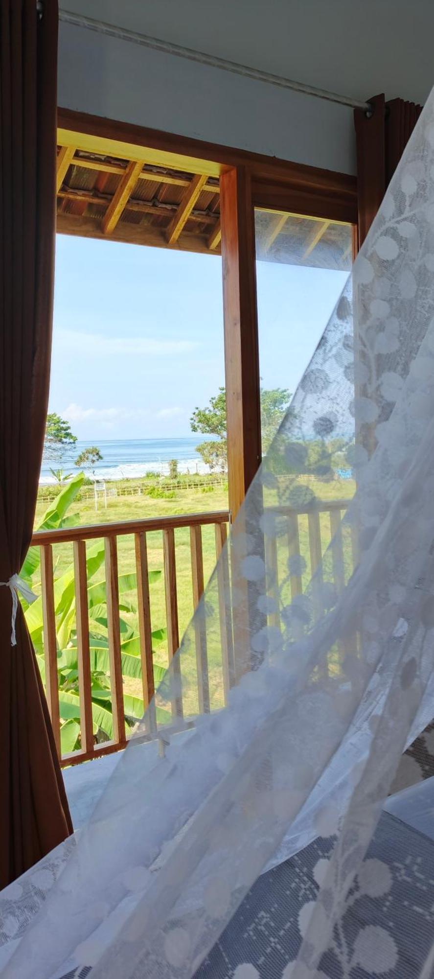 Friend House Stay & Surf Airsatang Екстериор снимка