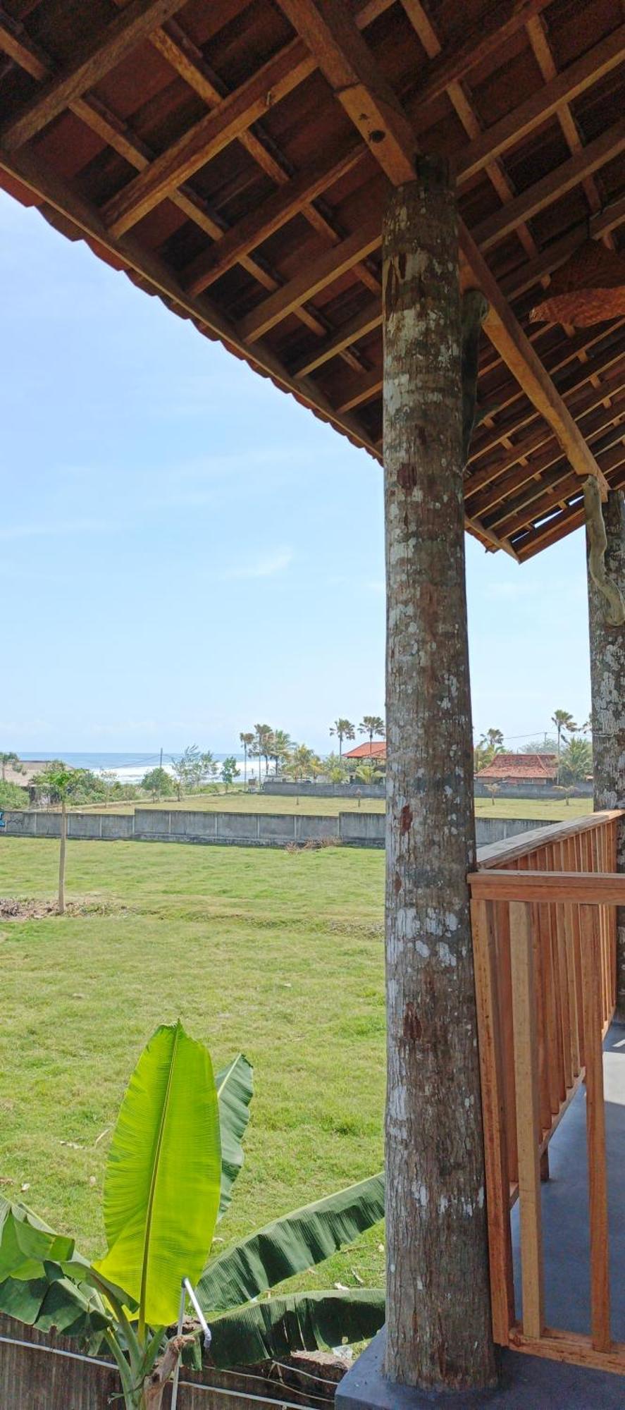 Friend House Stay & Surf Airsatang Екстериор снимка